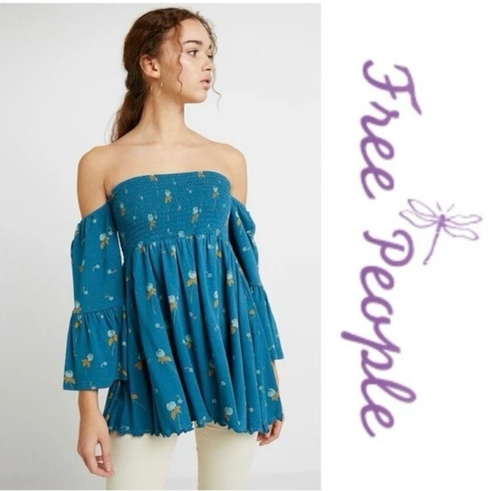 Free People Women's Fashion Blue Bird Smocked Top Blouse Shirt XS